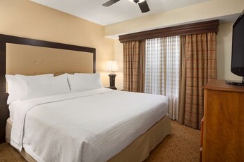 Suite, Non Smoking, Fireplace | In-room safe, blackout drapes, iron/ironing board, free WiFi