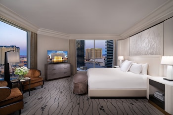 Strip View Penthouse Suite | Premium bedding, pillowtop beds, minibar, in-room safe