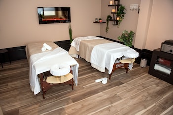 1 treatment room, massages