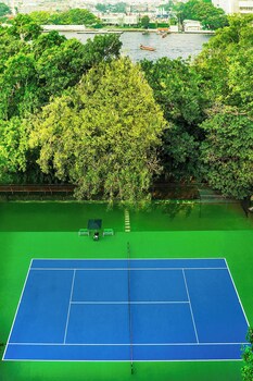 Tennis court