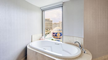 Ultra Resort Vista Room, 1 King Bed, Non Smoking (Newly Renovated) | Bathroom | Separate tub and shower, eco-friendly toiletries, hair dryer, towels