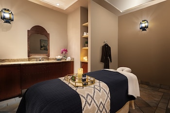 Couples treatment rooms, sauna, spa tub, steam room, body treatments