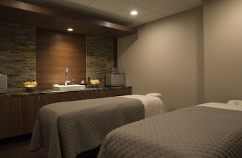 Couples treatment rooms, sauna, steam room, body treatments