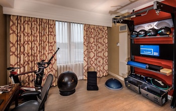 Room, 1 King Bed (Fitness Room with Stream Bay) | Fitness facility