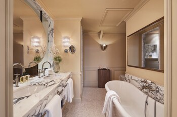 Presidential Suite (Loft) | Bathroom | Designer toiletries, hair dryer, bathrobes, slippers