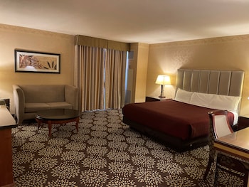 Casino Deluxe King | In-room safe, blackout drapes, free WiFi, bed sheets