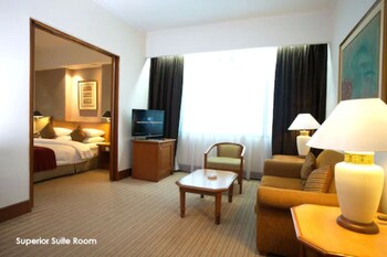 Superior Suite | Premium bedding, pillowtop beds, minibar, in-room safe