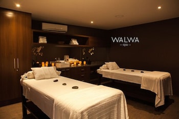 Couples treatment rooms, sauna, spa tub, steam room, Turkish bath