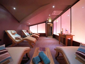 Couples treatment rooms, body treatments, hydrotherapy, aromatherapy