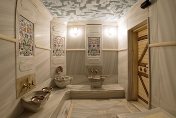 Sauna, steam room, Turkish bath, massage/treatment rooms