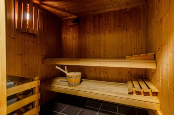 Sauna, steam room, Turkish bath, body treatments, body scrubs, facials