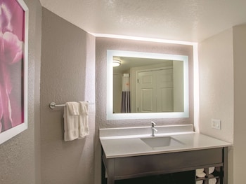 Room, 2 Double Beds, Non Smoking | Bathroom | Combined shower/tub, deep soaking tub, hydromassage showerhead