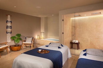 Couples treatment rooms, sauna, steam room, body treatments