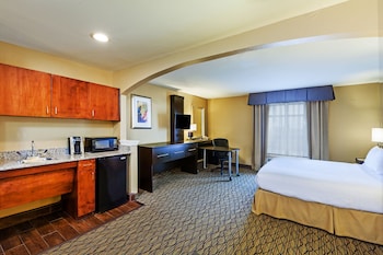 Suite, 1 King Bed | Down comforters, in-room safe, desk, laptop workspace