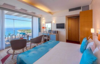 Junior Room, Sea View | Select Comfort beds, minibar, in-room safe, blackout drapes