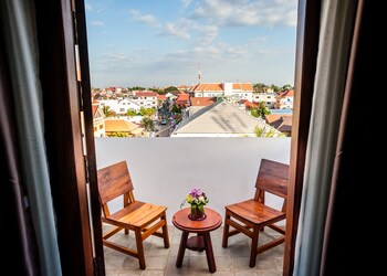 Deluxe Suite, Balcony, City View | Balcony