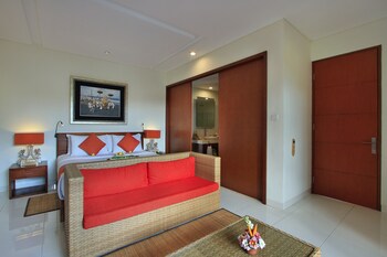 Super Deluxe (with Free Daily Afternoon Tea) | Premium bedding, minibar, in-room safe, desk