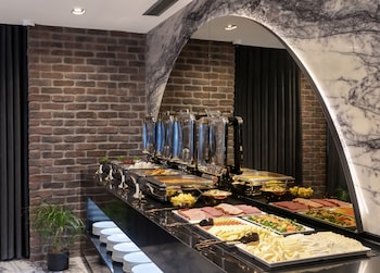 Daily buffet breakfast (EUR 20 per person)