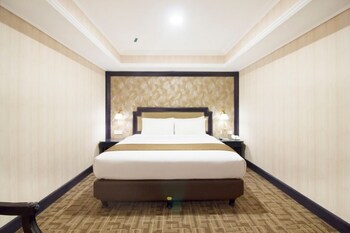 Deluxe Suite Double or Twin Room No Window | Premium bedding, memory foam beds, minibar, in-room safe