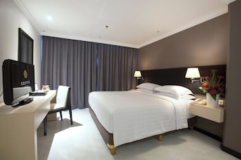 Studio Suite | 1 bedroom, premium bedding, minibar, in-room safe