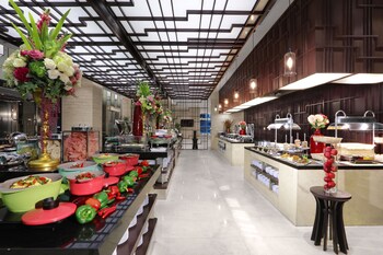 Daily buffet breakfast (IDR 250000 per person)