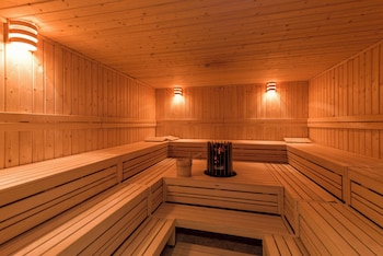 Sauna, spa tub, Turkish bath, body treatments, body wraps, body scrubs