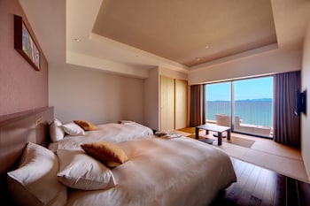 Senaga Deluxe Japanese Western Room & Open-Air Both and Ocean View | In-room safe, desk, soundproofing, free WiFi