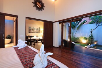 Villa, 1 Bedroom, Plunge Pool | Premium bedding, minibar, in-room safe, desk