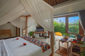 Deluxe Villa, Private Pool | Premium bedding, minibar, in-room safe, desk