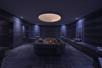 Couples treatment rooms, sauna, spa tub, steam room, Turkish bath