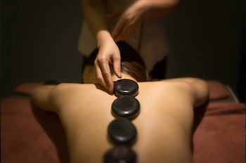 Couples treatment rooms, sauna, body treatments, aromatherapy