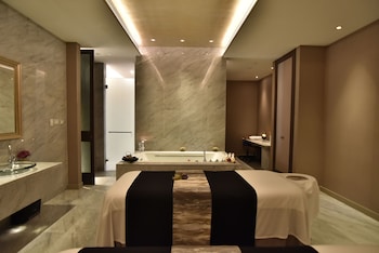 Spa tub, body treatments, aromatherapy, Swedish massages, Thai massages