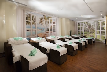 Body treatments, hot stone massages, 4 treatment rooms