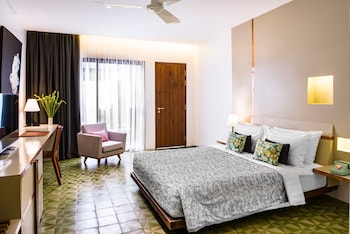 Deluxe Double Room (1 way pick up) | In-room safe, desk, cribs/infant beds, free WiFi