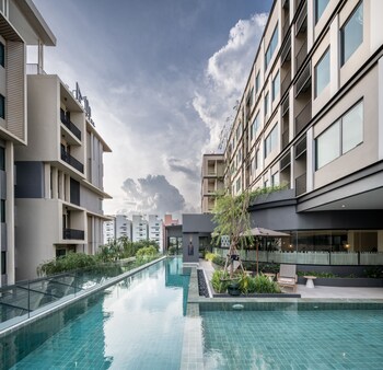 Indoor pool, outdoor pool