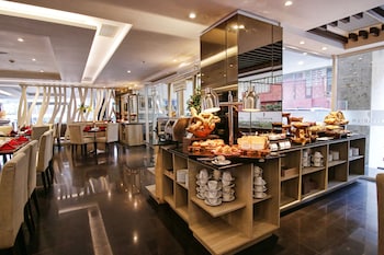 Daily buffet breakfast (IDR 100000 per person)