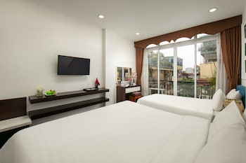 Family Suite, Balcony | Premium bedding, minibar, in-room safe, desk