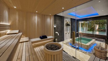 Couples treatment rooms, sauna, steam room, Turkish bath