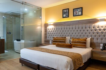 Superior Suite | Minibar, desk, iron/ironing board, free WiFi