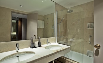 Deluxe Double Room | Bathroom | Shower, designer toiletries, hair dryer, bathrobes