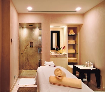 Couples treatment rooms, Turkish bath, body treatments, aromatherapy