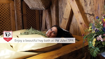 Couples treatment rooms, sauna, body treatments, aromatherapy