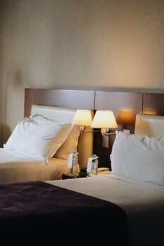 Superior Room, 2 Twin Beds | Premium bedding, minibar, in-room safe, desk