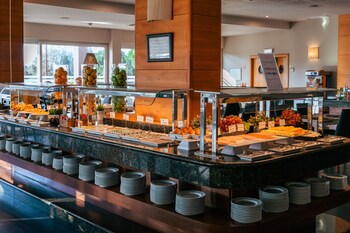 Daily buffet breakfast (EUR 19 per person)