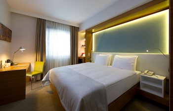 Junior Studio Suite | Premium bedding, minibar, in-room safe, desk