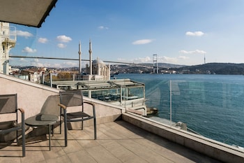 Suite, Terrace (Bosphorus View) | Premium bedding, minibar, in-room safe, desk