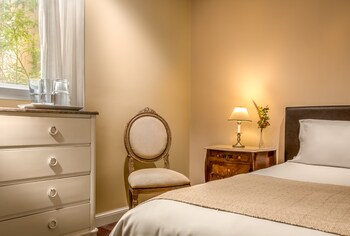 Deluxe Double or Twin Room | Premium bedding, down comforters, in-room safe, individually decorated