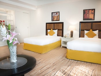 Deluxe Twin Room | Premium bedding, minibar, in-room safe, individually furnished