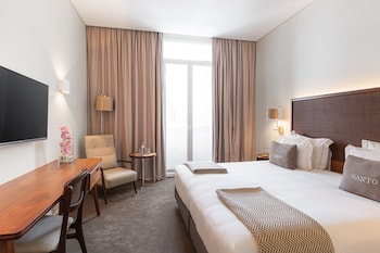 Deluxe Double Room | Minibar, in-room safe, soundproofing, free WiFi