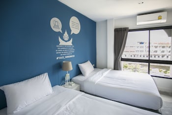 Private Room (Twin bed) With Shared Bathroom For 2 Persons   | Soundproofing, free WiFi, bed sheets